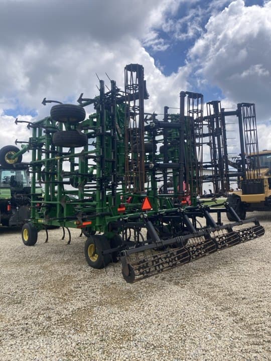 Image of John Deere 2210 equipment image 2