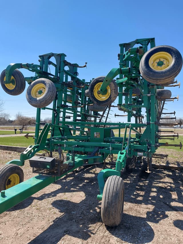 Image of John Deere 2210 equipment image 1