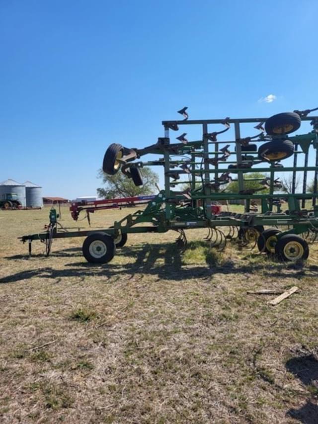 Image of John Deere 2210 equipment image 1