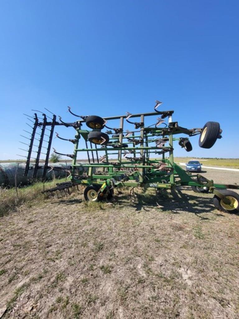 Image of John Deere 2210 Primary image