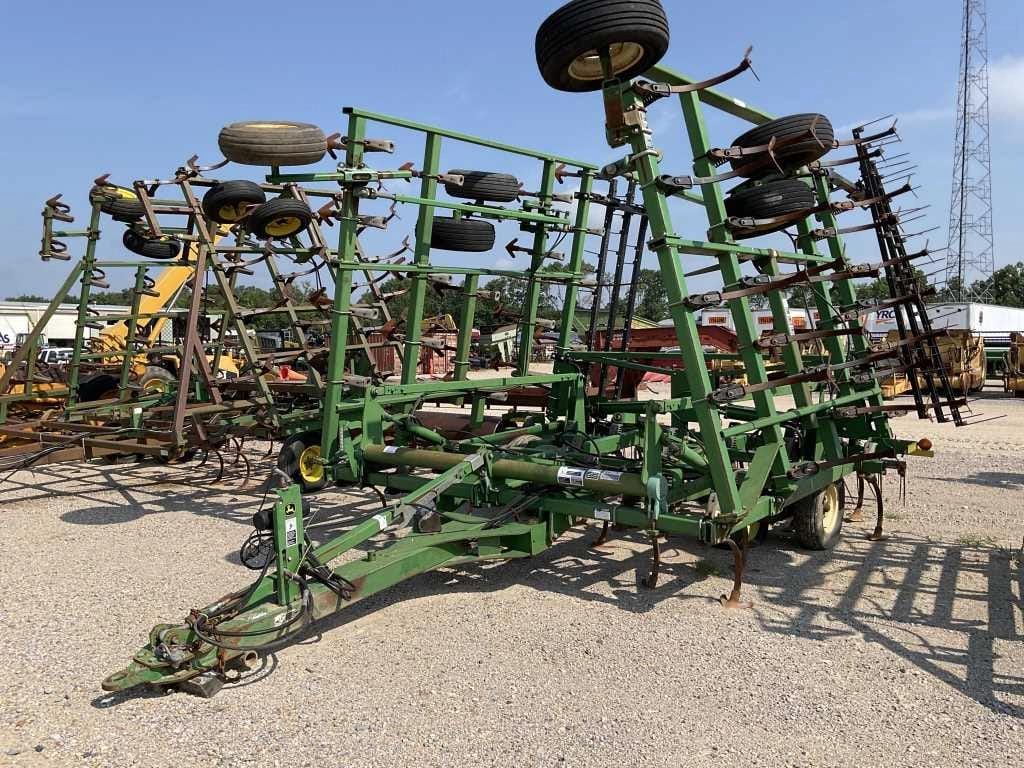 Main image John Deere 2210