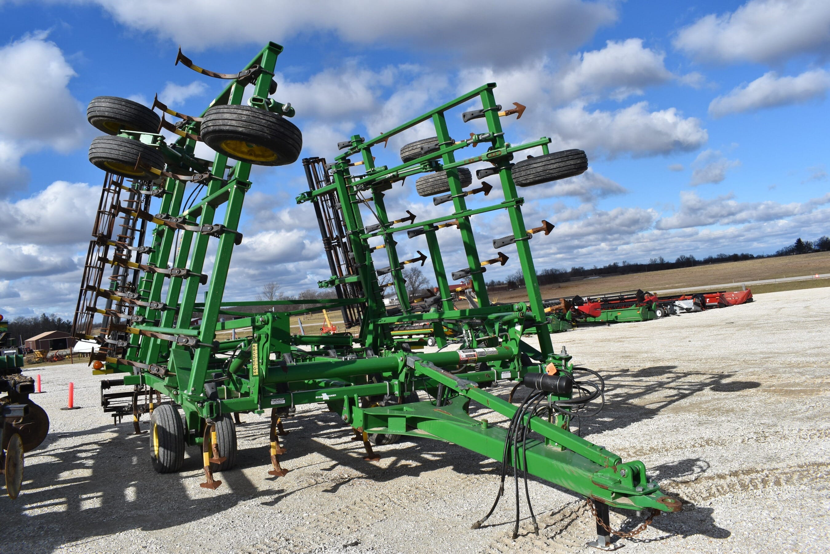 John Deere 2210 Equipment Image0