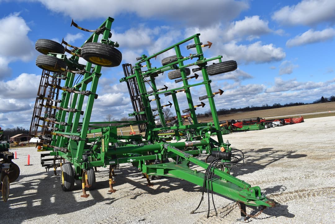 Image of John Deere 2210 Primary image