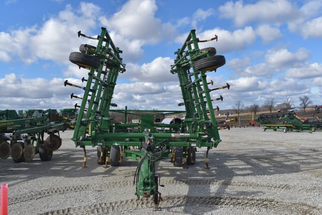 Image of John Deere 2210 equipment image 1