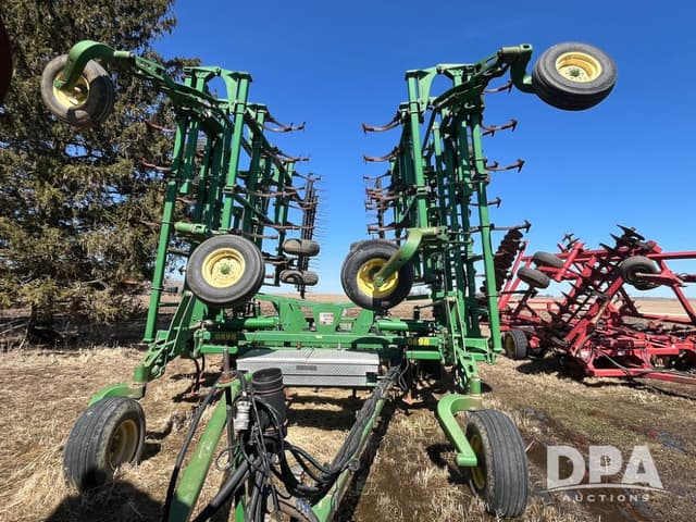 Image of John Deere 2210 equipment image 1