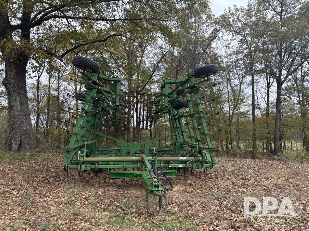 Main image John Deere 2210