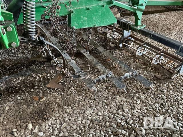 Image of John Deere 2210 equipment image 2