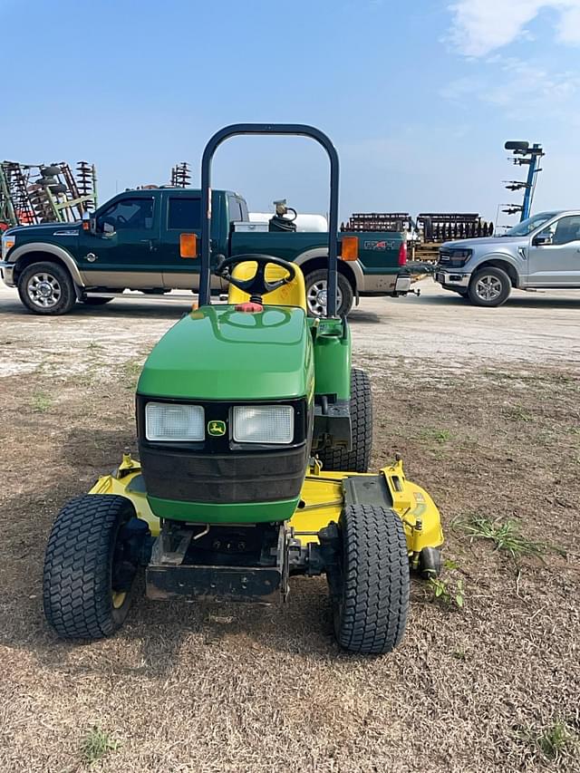 Image of John Deere 2210 equipment image 2