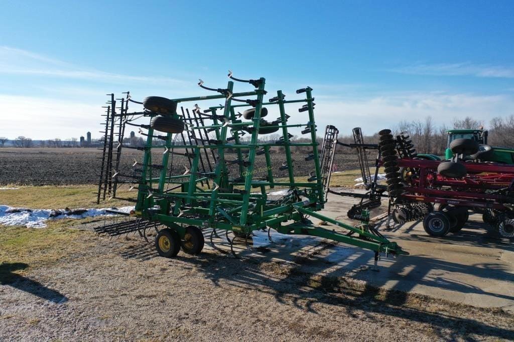 Main image John Deere 2210