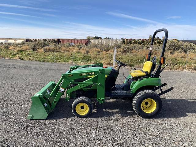 Image of John Deere 2210 equipment image 1