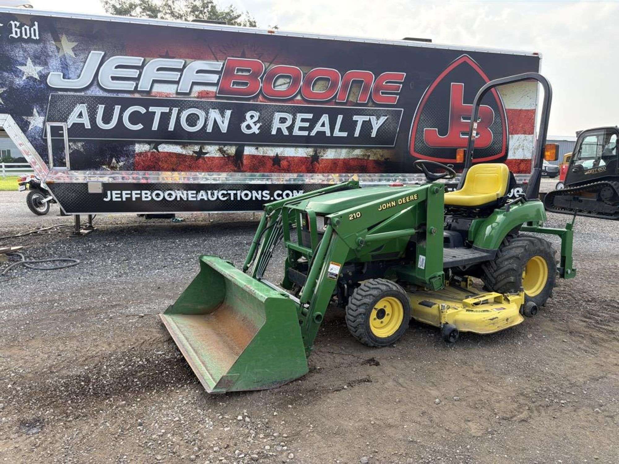 John Deere 2210 Equipment Image0
