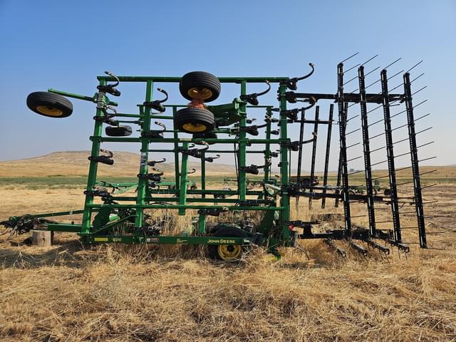 Image of John Deere 2210L equipment image 1