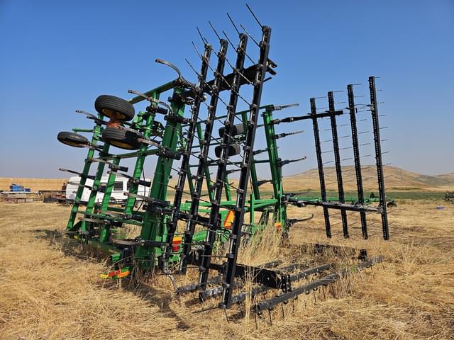Image of John Deere 2210L equipment image 2