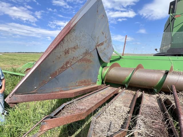 Image of John Deere 222 equipment image 2