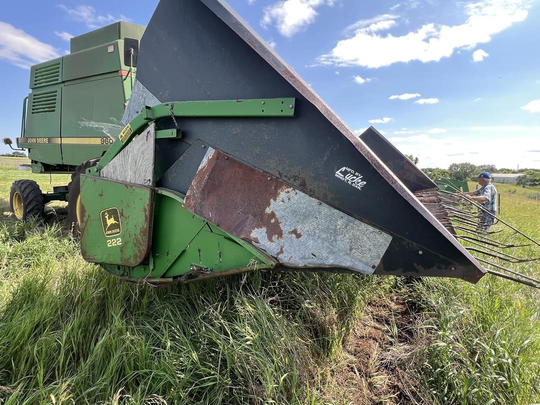 Image of John Deere 222 Primary image