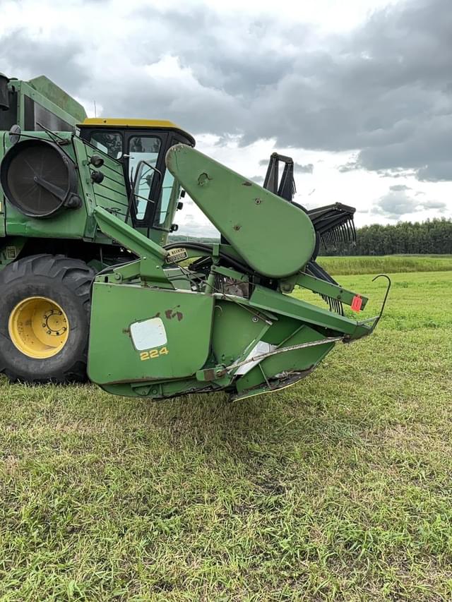 Image of John Deere 224 equipment image 3