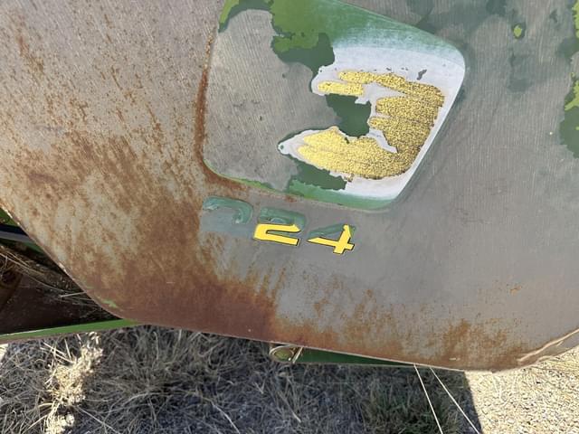 Image of John Deere 224 equipment image 2