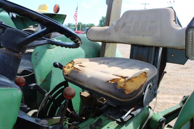 Image of John Deere 2240 equipment image 4