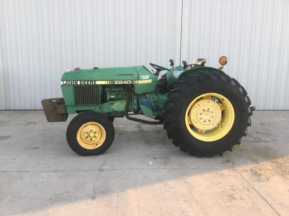 Main image John Deere 2240