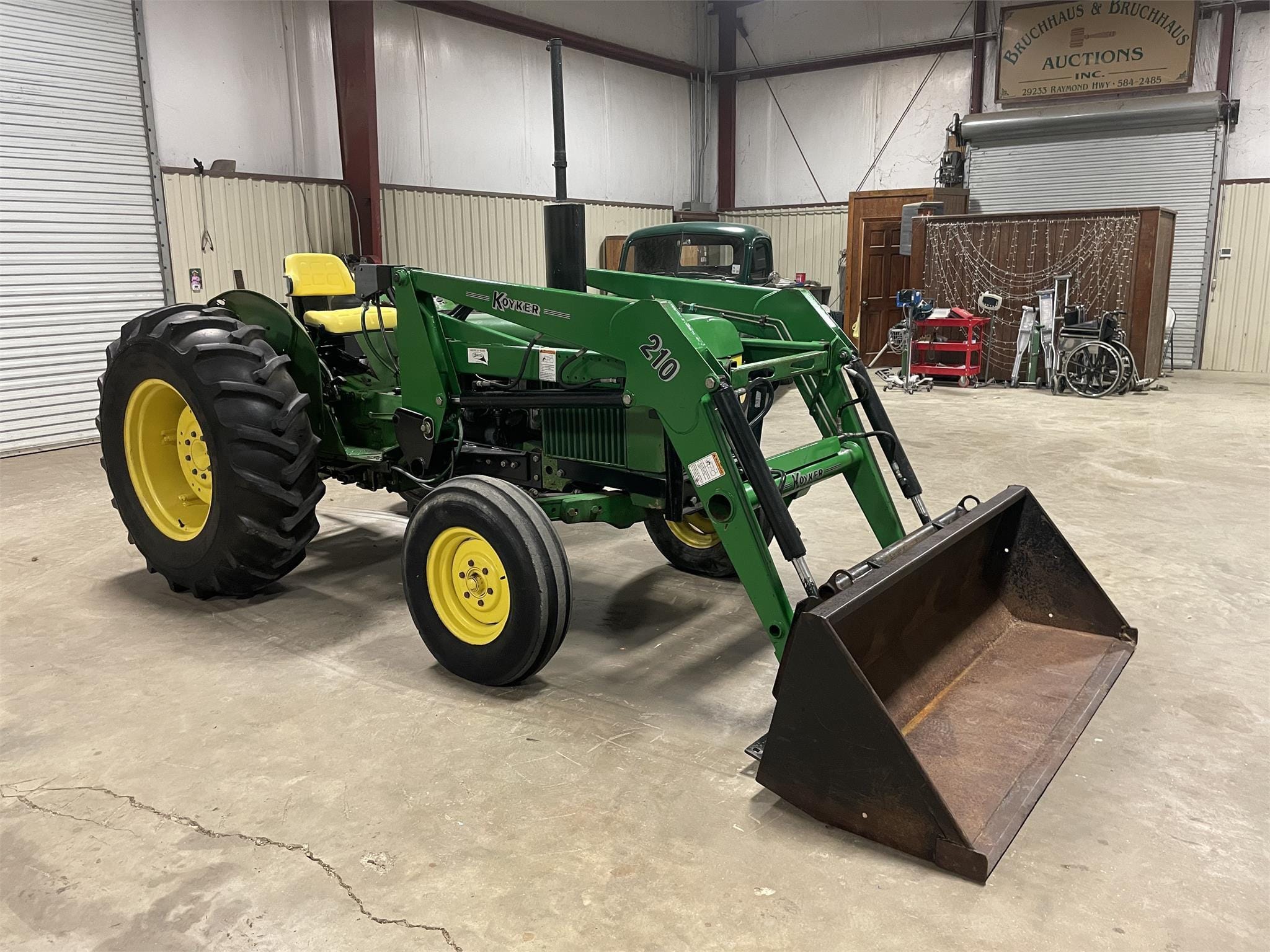 Main image John Deere 2240