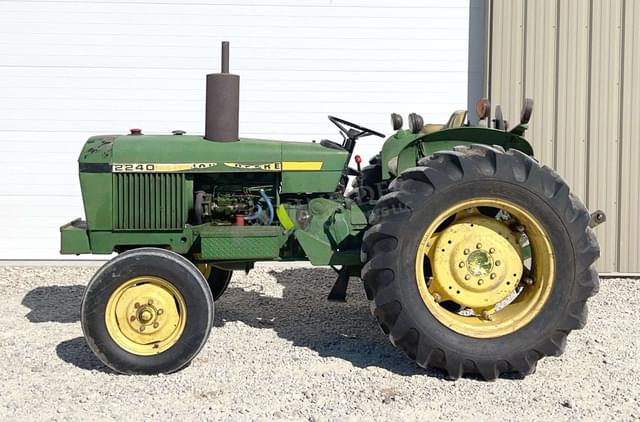 Image of John Deere 2240 equipment image 3