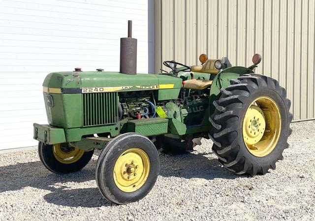 Image of John Deere 2240 equipment image 1