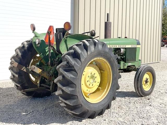 Image of John Deere 2240 equipment image 4