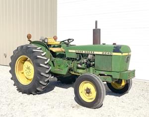 John Deere 2240 Image