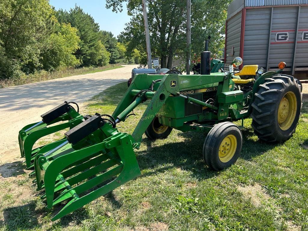 Main image John Deere 2240