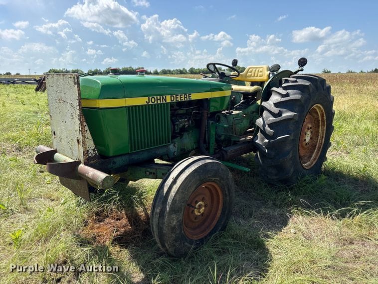 John Deere 2240 Equipment Image0