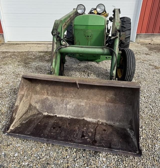 Image of John Deere 2240 equipment image 2