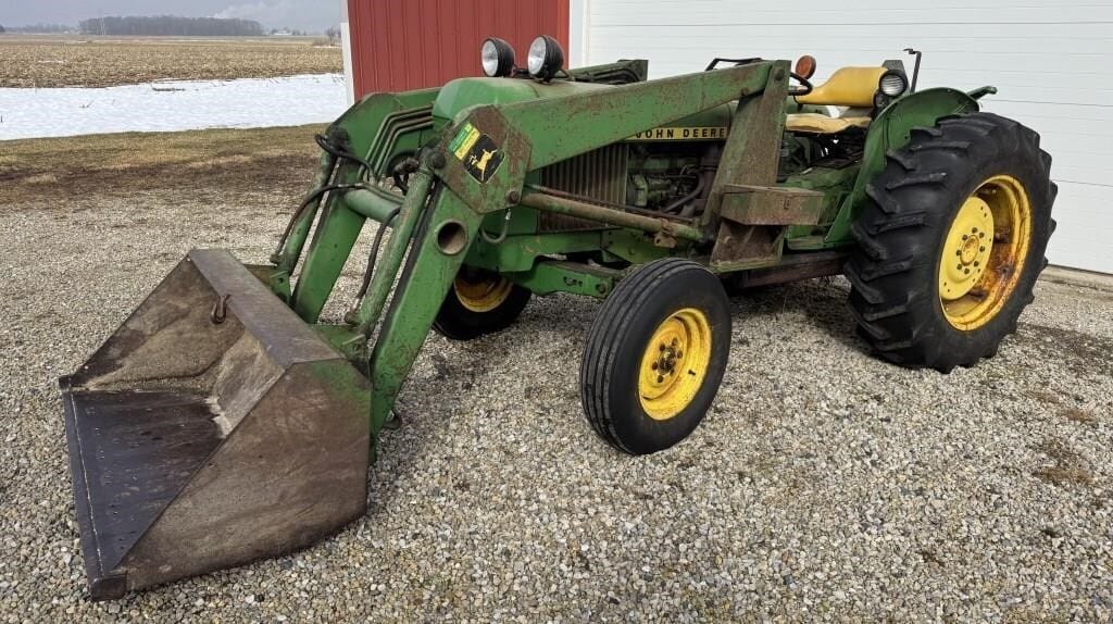 John Deere 2240 Equipment Image0
