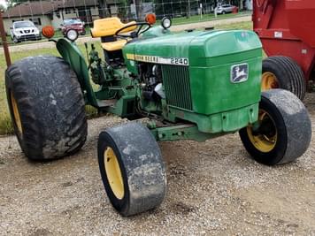 Main image John Deere 2240
