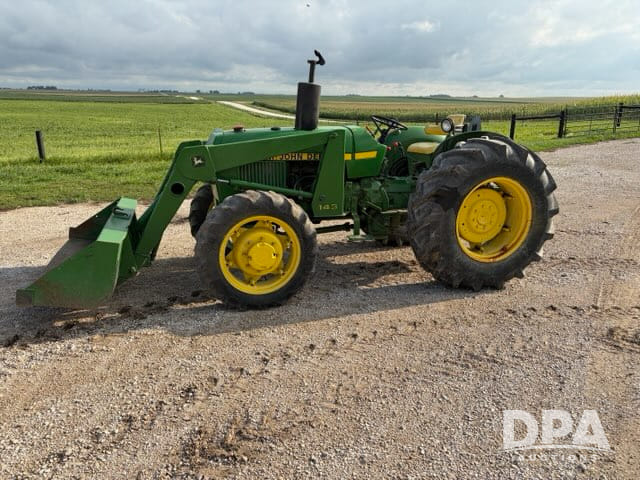 John Deere 2240 Equipment Image0