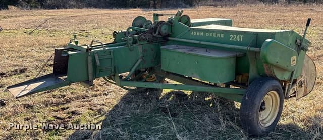 Image of John Deere 224T equipment image 4