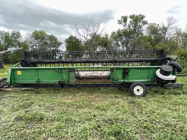 Image of John Deere 925 equipment image 1