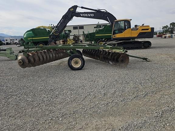 Image of John Deere 225 equipment image 4