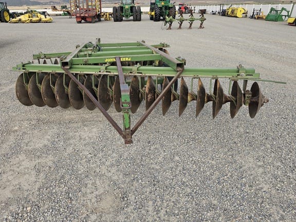 John Deere 225 Equipment Image0