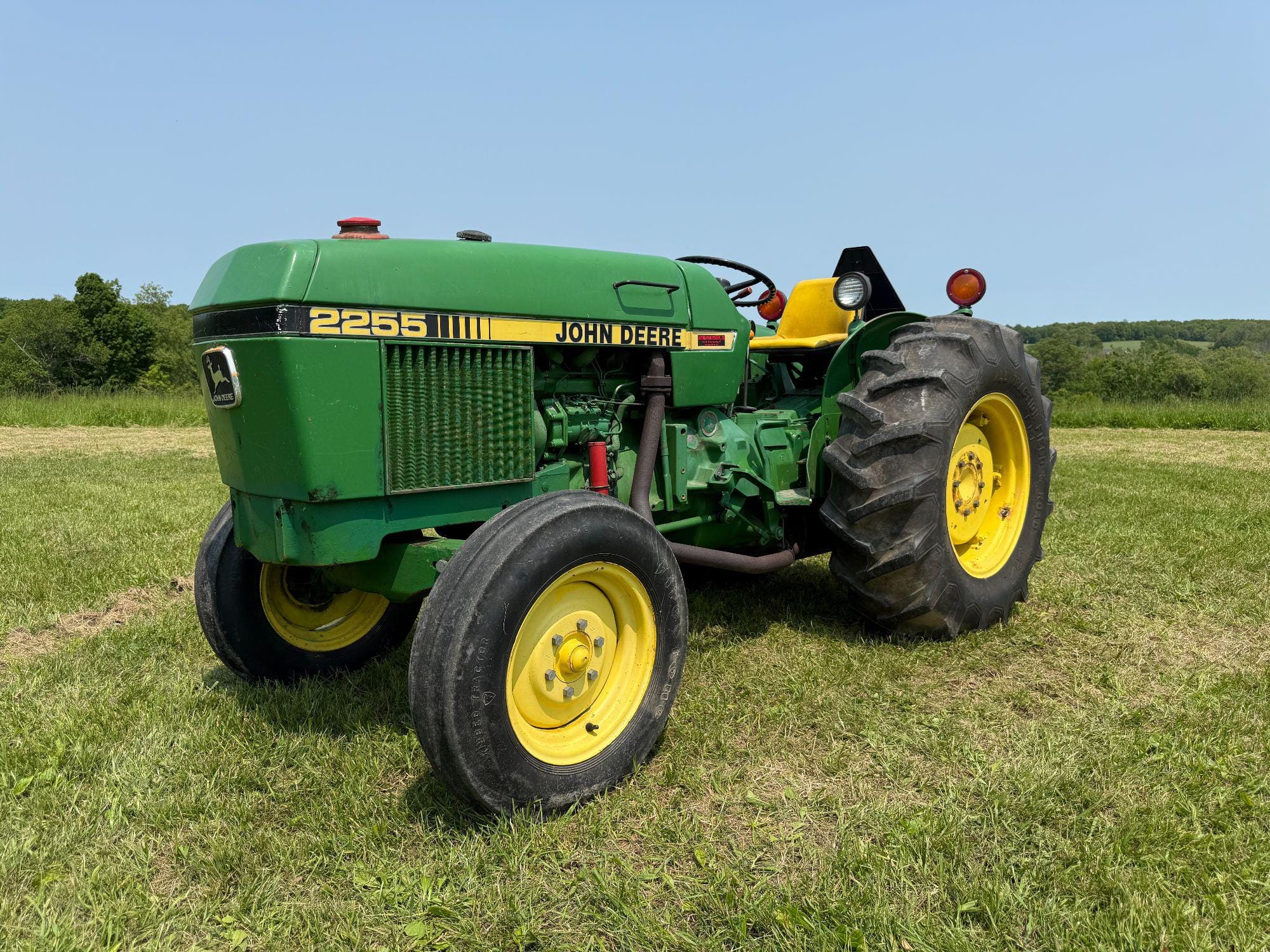 Main image John Deere 2255
