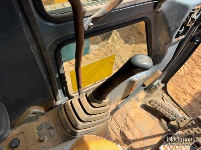 Image of John Deere 225C equipment image 3