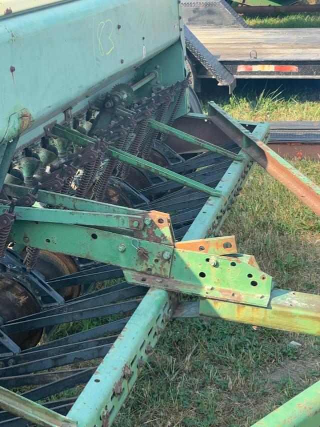 Image of John Deere 8300 equipment image 3