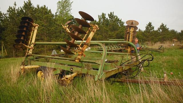Image of John Deere 230 equipment image 2