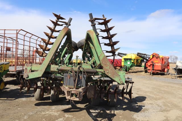 Image of John Deere 230 equipment image 1