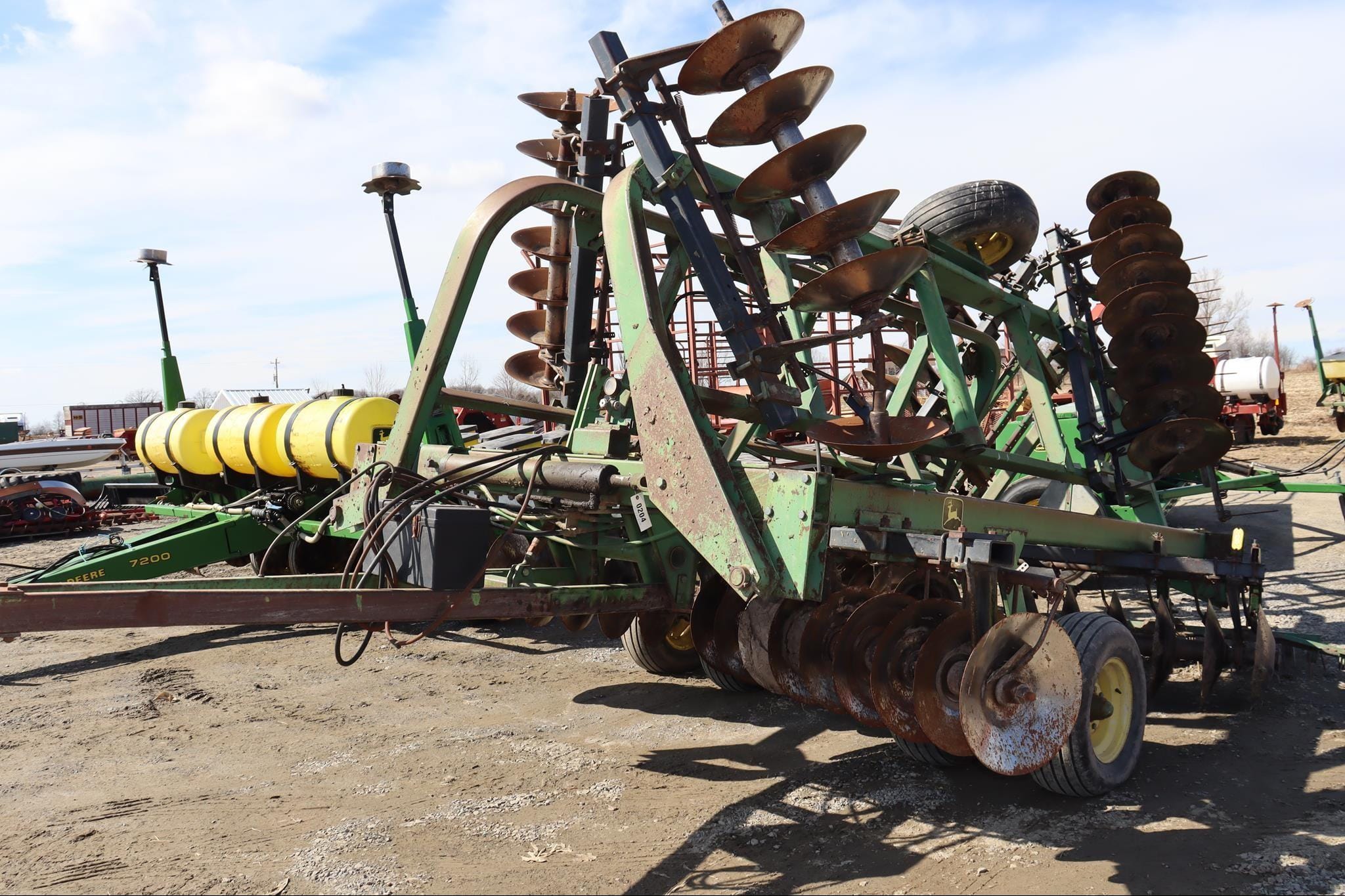 John Deere 230 Equipment Image0