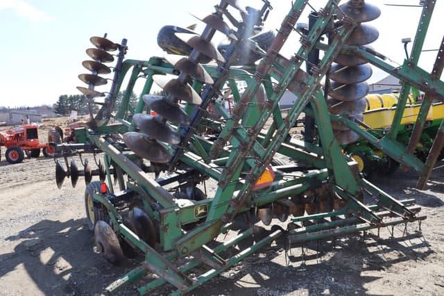 Image of John Deere 230 equipment image 4