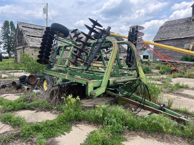 Image of John Deere 230 equipment image 1