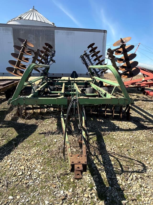 Image of John Deere 230 equipment image 1