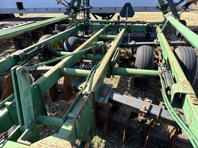 Image of John Deere 230 equipment image 4