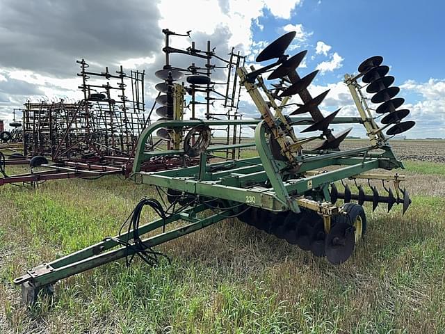 Image of John Deere 230 equipment image 1