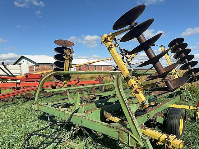 Image of John Deere 230 equipment image 1